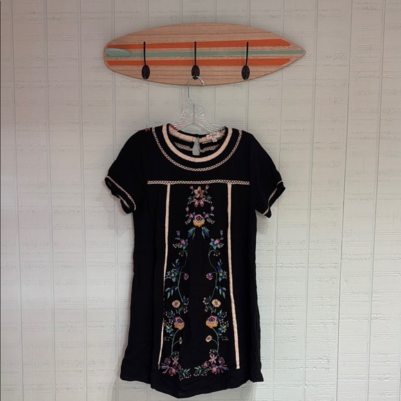 Umgee Dresses & Skirts - Umgee Embroidered Black Dress